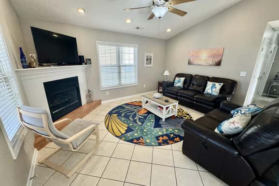 Pet-Friendly Ocean Lakes 3BR | New 2027 Elevator | Golf Cart | Sleeps 7 - Image 1