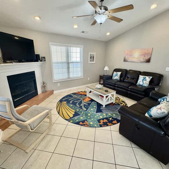 Pet-Friendly Ocean Lakes 3BR | New 2027 Elevator | Golf Cart | Sleeps 7 - Image 1