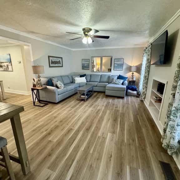 Pet-Friendly Ocean Lakes 4BR | 2 Golf Carts | Sleeps 10 | Large Lot - Image 1
