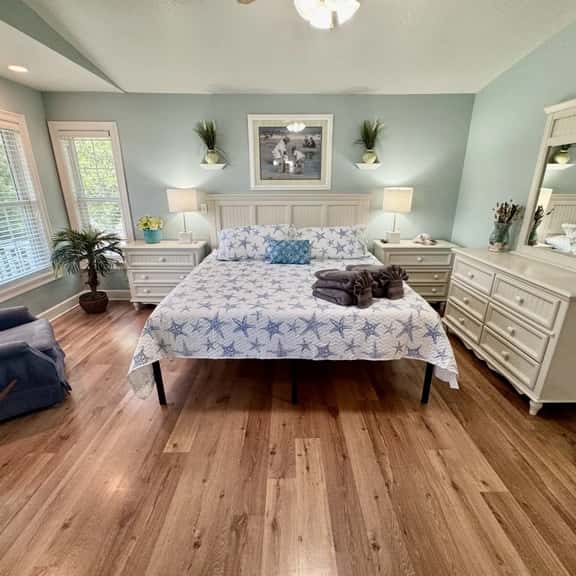 The Salty Rooster | Ocean Lakes 4BR | Golf Cart + Fire Pit | Sleeps 8 - Image 1