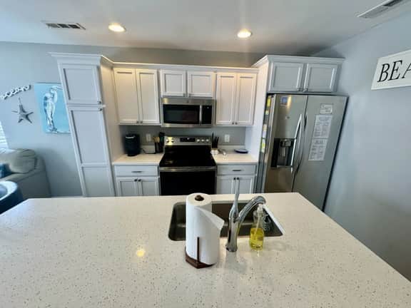 Ocean View Ocean Lakes 3BR | 6th House to Beach | Golf Cart | Sleeps 6 - Image 5